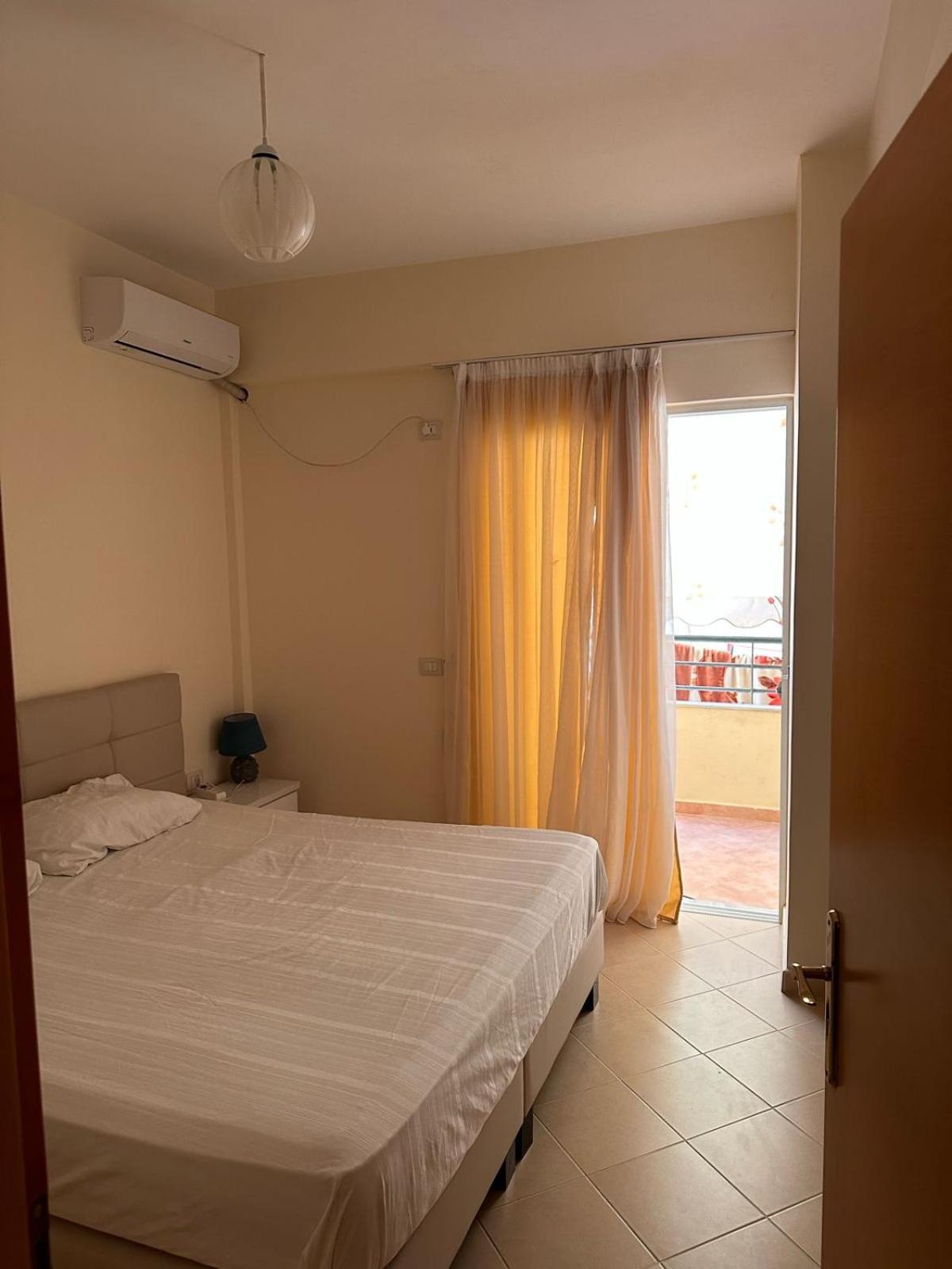 John Apartament *